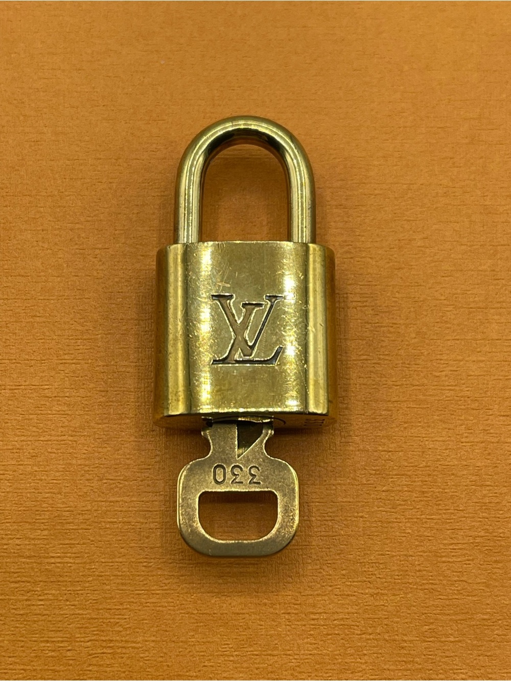Louis Vuitton Lock and Key #330 Gold Tone Cadena for Speedy Alma Bag LV🔐
